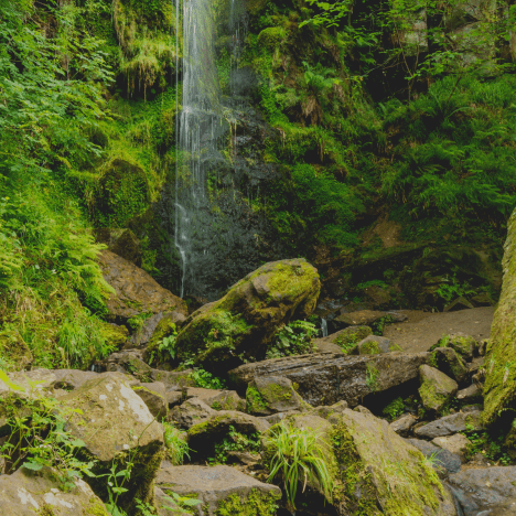 Netflix’s “Munich” Spy Thriller – On Set Photos