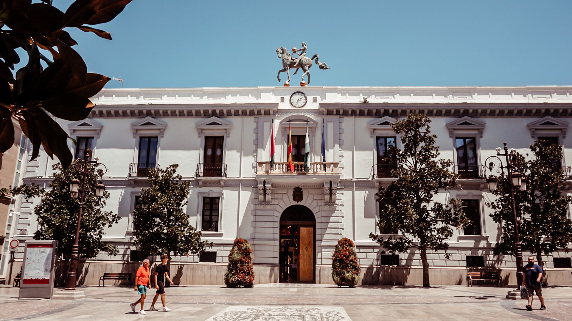 Exploring Granada Locations Solo Travelers