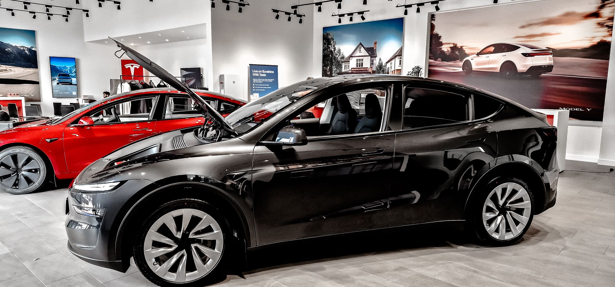 Tesla Open Day Leeds, UK – Top Highlights